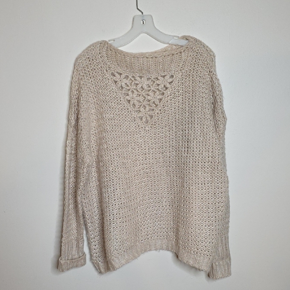 Easel Cream Flower Accent Knit Women's Oversize Sweater Small/ Medium
